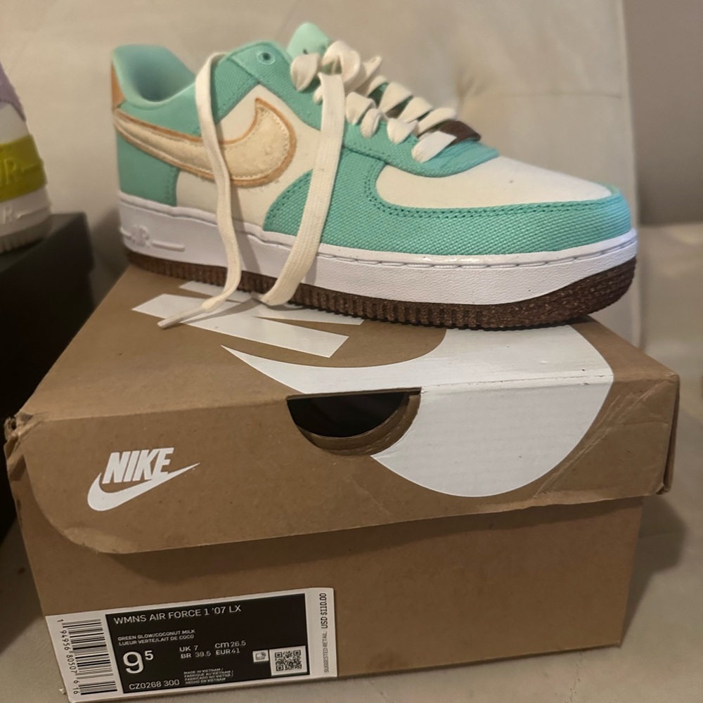 Women’s AF1 NWT